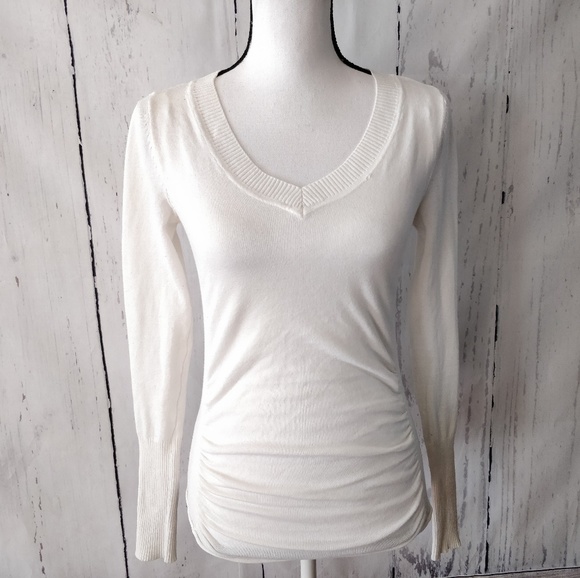 Takeout Sweaters - FREE w/Purchase Takout White VNeck Sweater Small
